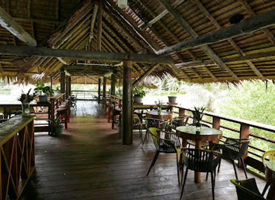 micronesia/outer-islands-of-pohnpei/bar/hideaway-bar-grill