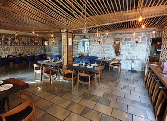 montenegro/tivat/bar/opera-lounge-bar