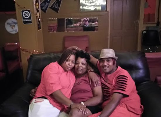 tennessee/chattanooga-valley/bar/t-b-lounge