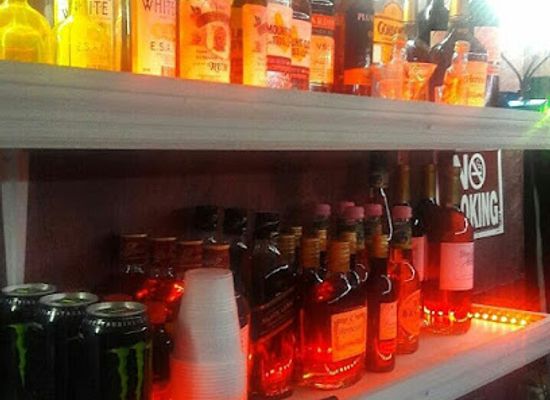barbados/saint-michael/bar/samlions-bar