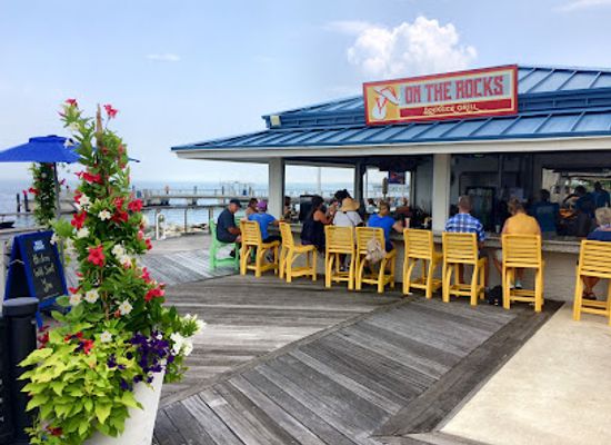 delaware/lewes/bar/on-the-rocks-dockside-grill