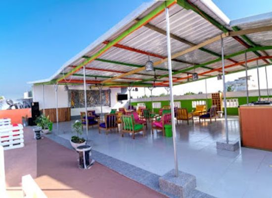 togo/central-region/bar/sky-bar-restaurant-r-plus