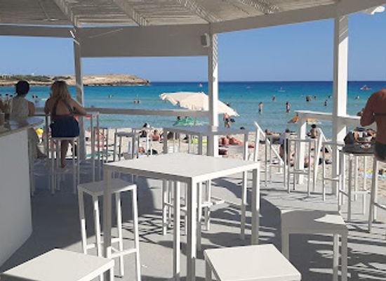 cyprus/nissi-beach/bar/luma-bar-nissi-beach