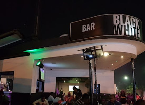 cameroon/coastal-region/bar/black-white-sensation-bastos