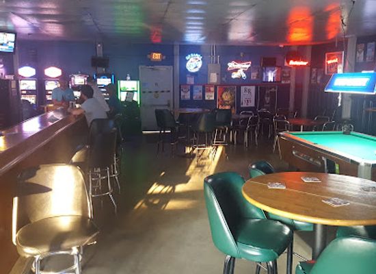 illinois/northern-illinois/bar/twisted-sisters-bar
