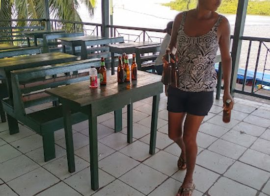 nicaragua/pearl-cays/bar/pearl-paradise