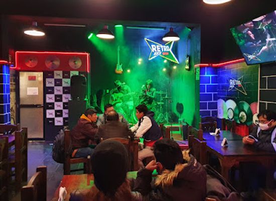 peru/pasco/bar/retro-rock