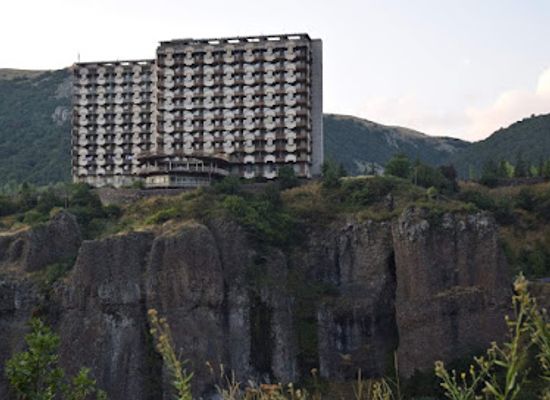 armenia/vayots-dzor/bar/canyon-restaurant