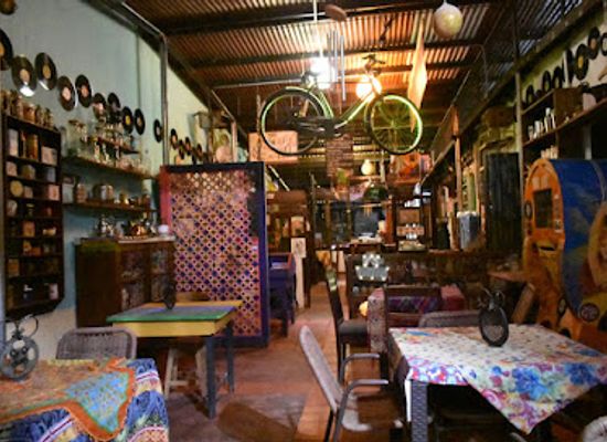 colombia/macarena-range/bar/cafe-de-lithos