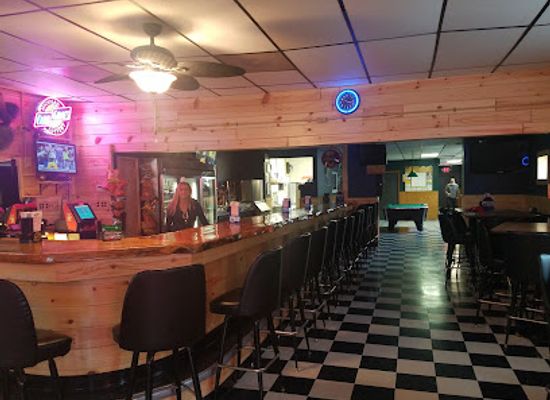 michigan/northern-michigan/bar/johnnie-s-bar