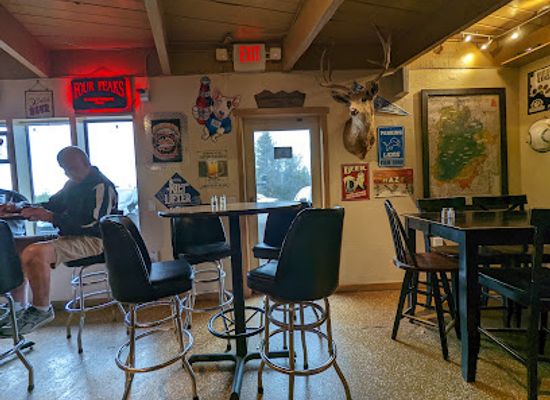 arizona/white-mountains/bar/moose-henris-grille-cork-and-taps