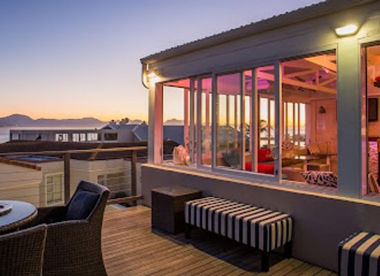 south-africa/garden-route/bar/blue-oyster-cocktail-bar