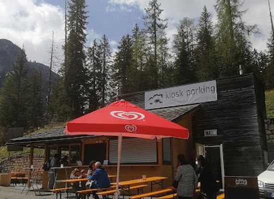 italy/alta-via-1/bar/kiosk-parking-pragser-wildsee