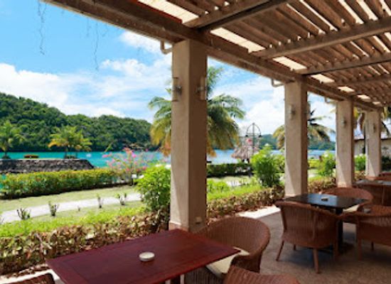 palau/tobi/bar/waves-restaurant-at-palau-royal-resort