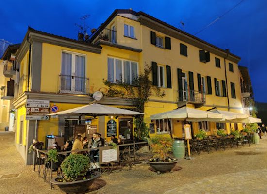 italy/langhe/bar/lhangar-barolo