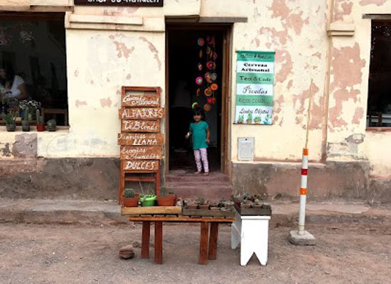 argentina/purmamarca/bar/cactus-y-almacen