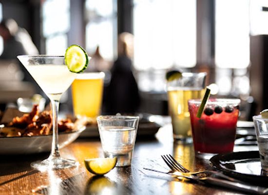illinois/naperville/bar/bar-louie-naperville