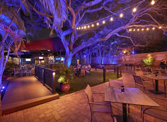 florida/honeymoon-island-state-park/bar/crown-and-bull