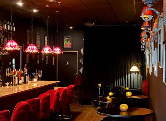 california/gold-country/bar/the-blue-parrot-lounge-members-only