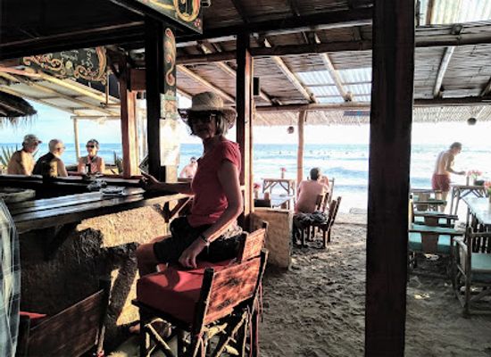 ecuador/montanita-beach/bar/montanita-brewing-company