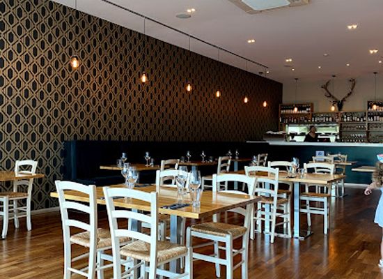 new-zealand/kaikoura/bar/zephyr-restaurant-kaikoura-open-daily-from-5-30pm