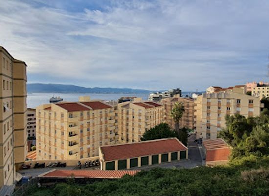 gibraltar/gorham-s-cave-complex/bar/edinburgh-arms-gastro-bar