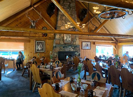 wyoming/park-county/bar/the-lodgepole-room