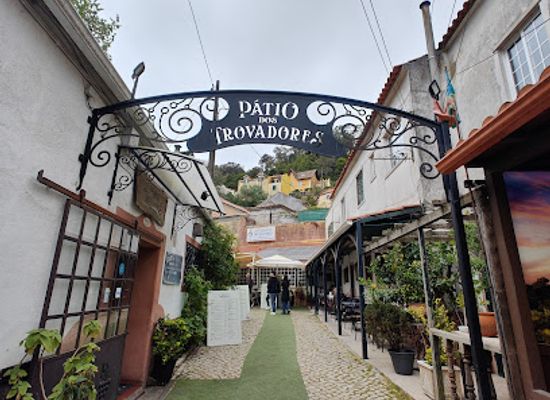 portugal/sintra-cascais-natural-park/bar/taverna-dos-trovadores