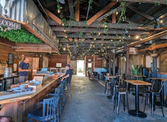 florida/st-george-island/bar/belle-s-winery-and-saloon