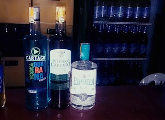 ecuador/highland-valleys/bar/bar-la-ultima-y-nos-vamos