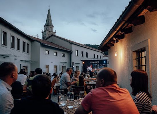 slovenia/sezana/bar/wine-bar-vinakras