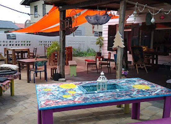 suriname/para-district/bar/bar-bizar