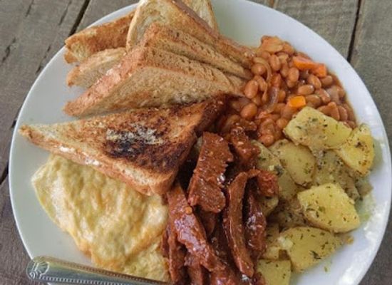 botswana/makgadikgadi-pans/bar/kwaga-surprise-crossroads-eatery-and-catering