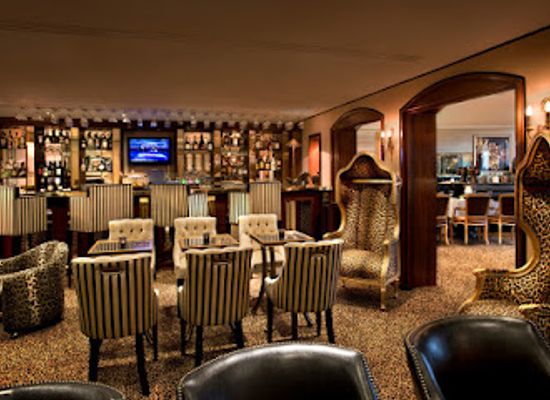 guernsey/pleinmont-point/bar/the-leopard-bar-and-restaurant