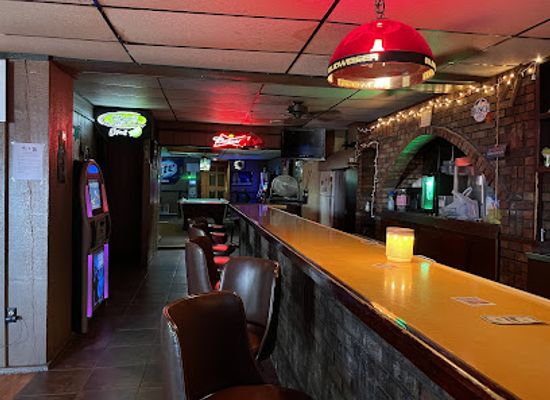 illinois/driftless-area/bar/green-s-tap