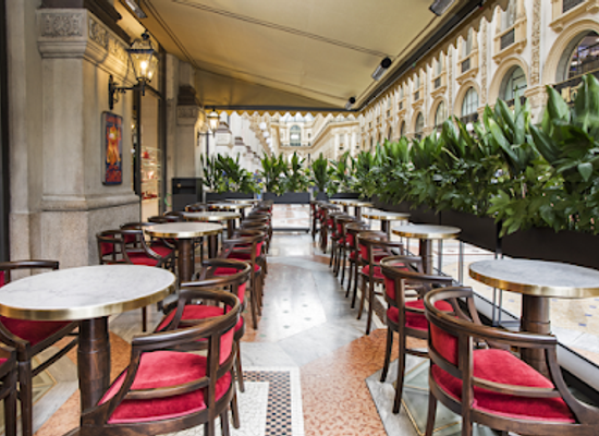 italy/milan/duomo/bar/camparino-in-galleria