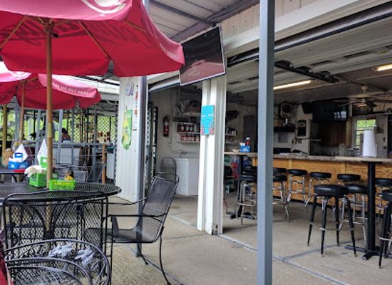 kentucky/frankfort/bar/benson-marina-restaurant-willie-s-tiki-bar