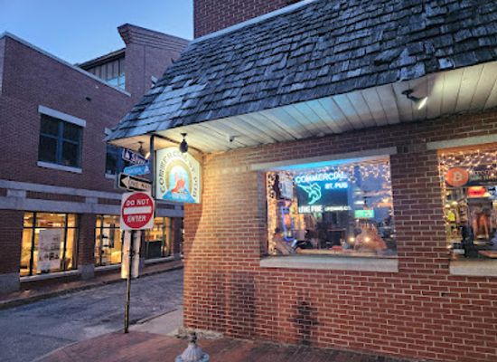 maine/cumberland-county/bar/commercial-street-pub