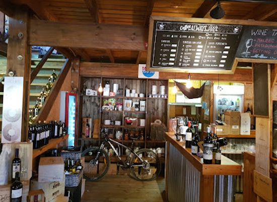 argentina/el-calafate/bar/the-wine-shop