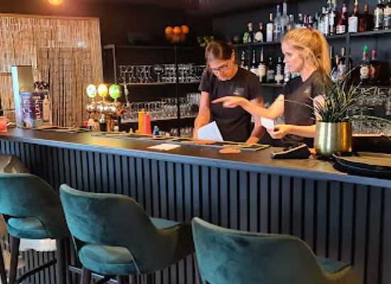 norway/more-og-romsdal/bar/baren-i-bakgarden
