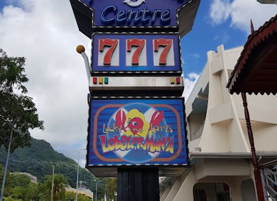 seychelles/ile-aux-recifs/bar/amusement-centre