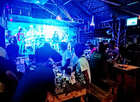 philippines/calabarzon/bar/aezee-sports-bar-and-grill