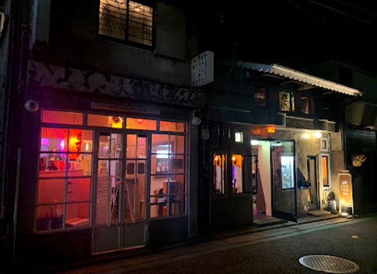 japan/nara/bar/light