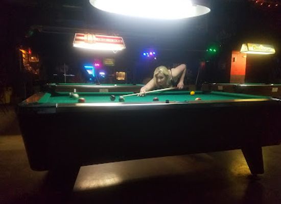 oklahoma/cross-timbers/bar/crossbones-saloon