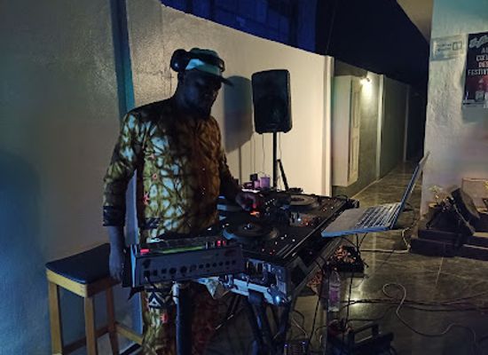 benin/zou/bar/boom-box-bar