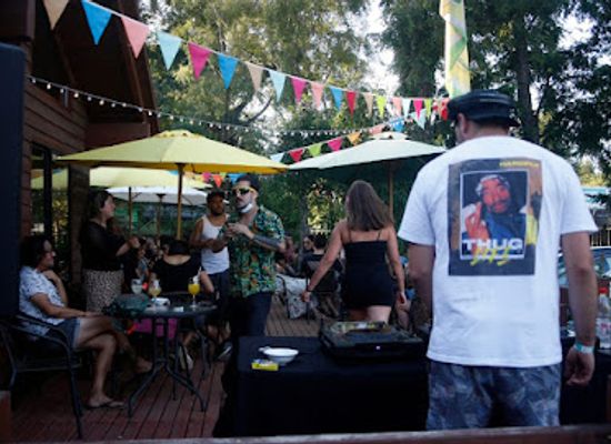chile/pucon/bar/sunset-live-pucon