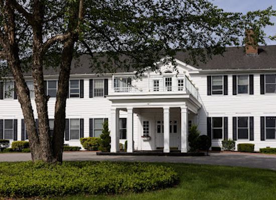 connecticut/litchfield-hills/bar/the-litchfield-inn