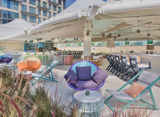 united-arab-emirates/palm-jumeirah/bar/myami-pool-bar-lounge