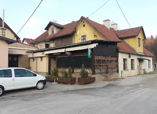 slovenia/zasavje/bar/bar-mojcin-hram-mojca-povse-s-p
