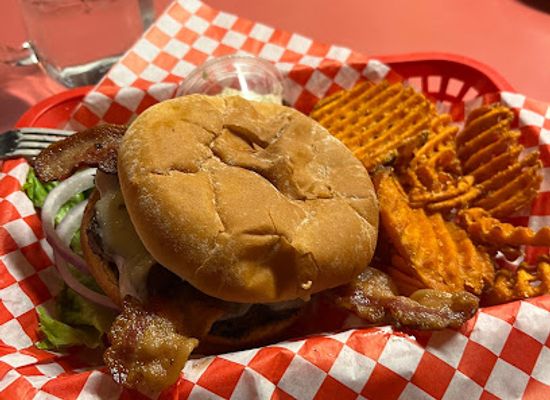 utah/dixie-national-forest/bar/dede-s-farmhouse-cafe